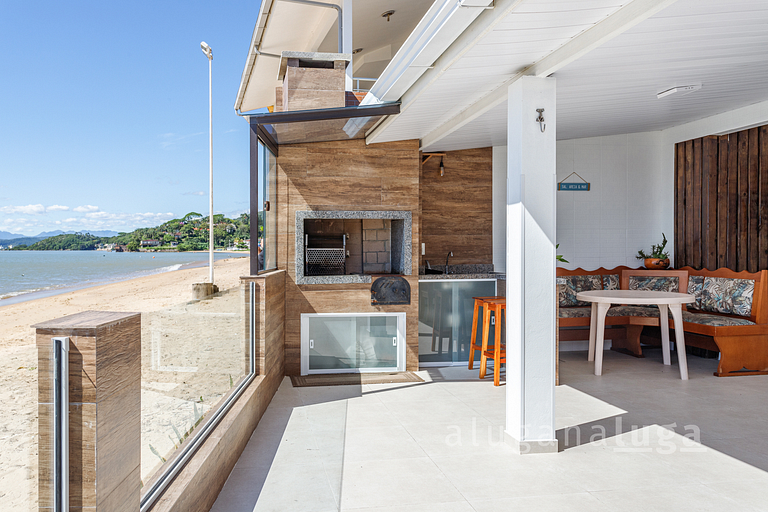 Casa pé na areia SC - Espaço completo