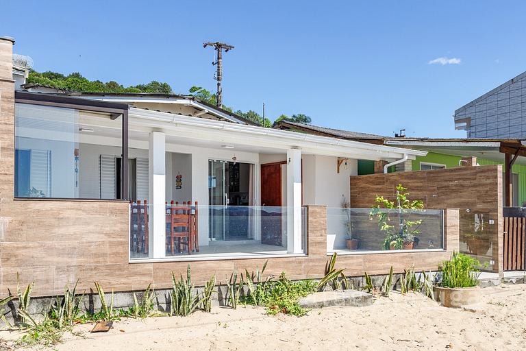 Casa pé na areia SC - Espaço completo