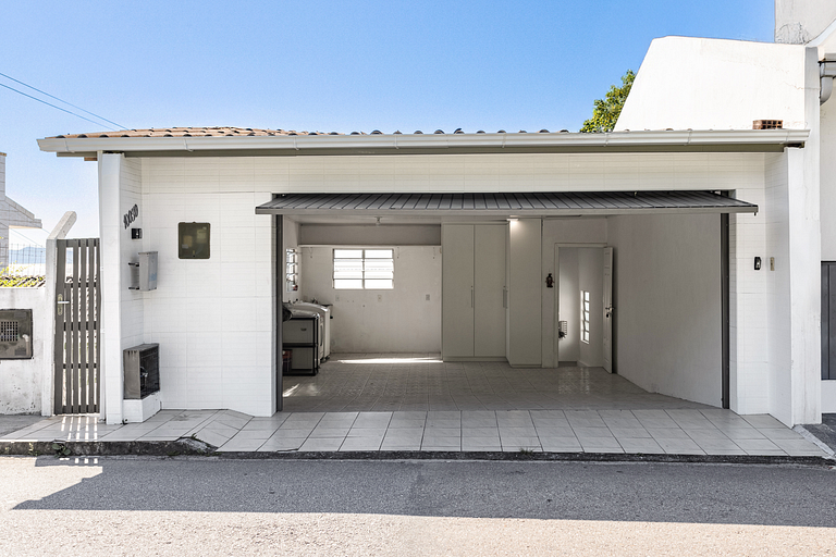 Casa pé na areia SC - Espaço completo