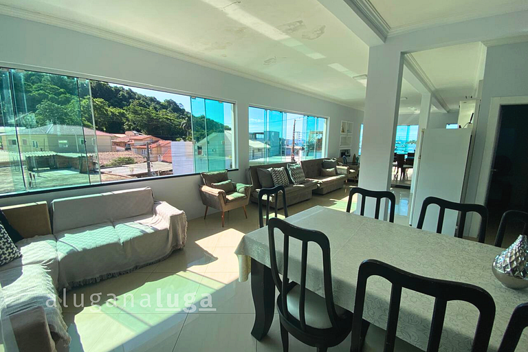Casa ampla a 400m da praia – Conforto e lazer