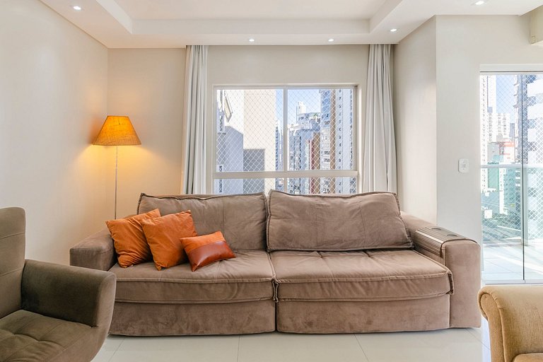 Apartamento pé na areia – 1 min da Praia Central