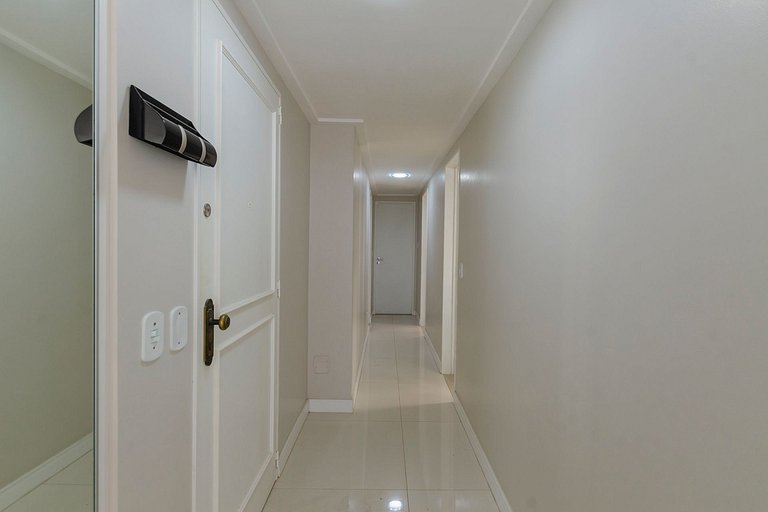 Apartamento pé na areia – 1 min da Praia Central