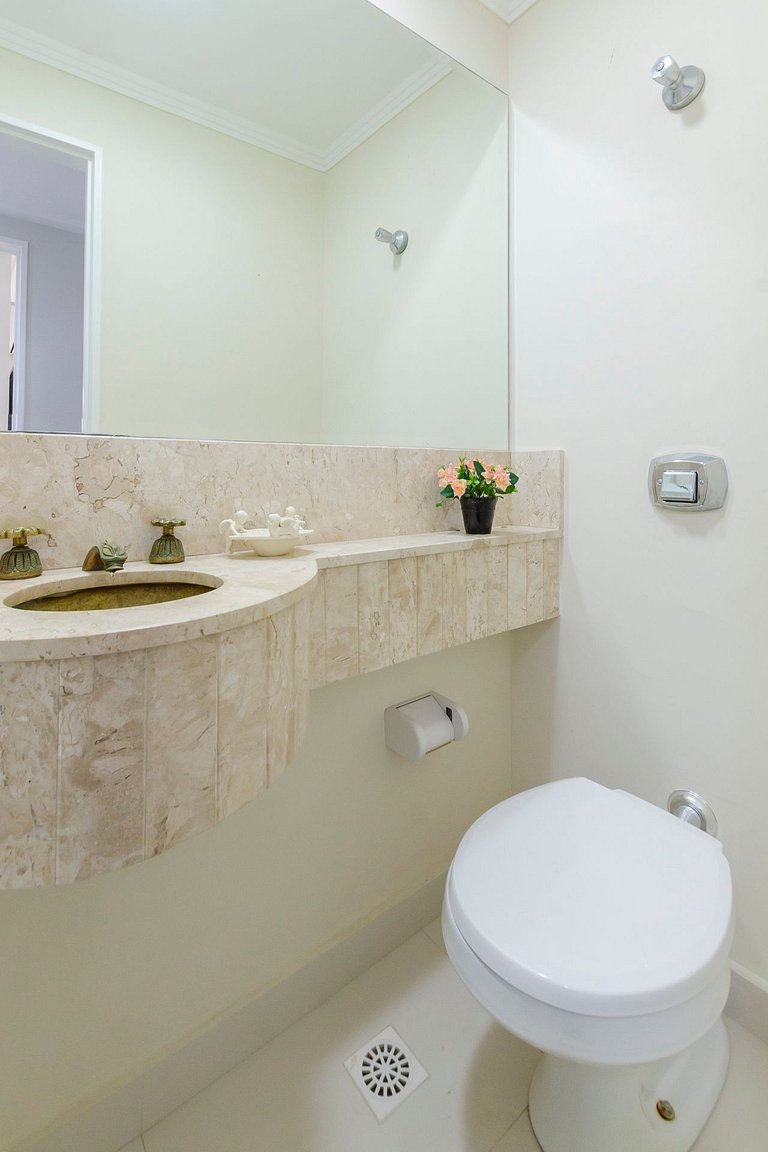 Apartamento pé na areia – 1 min da Praia Central