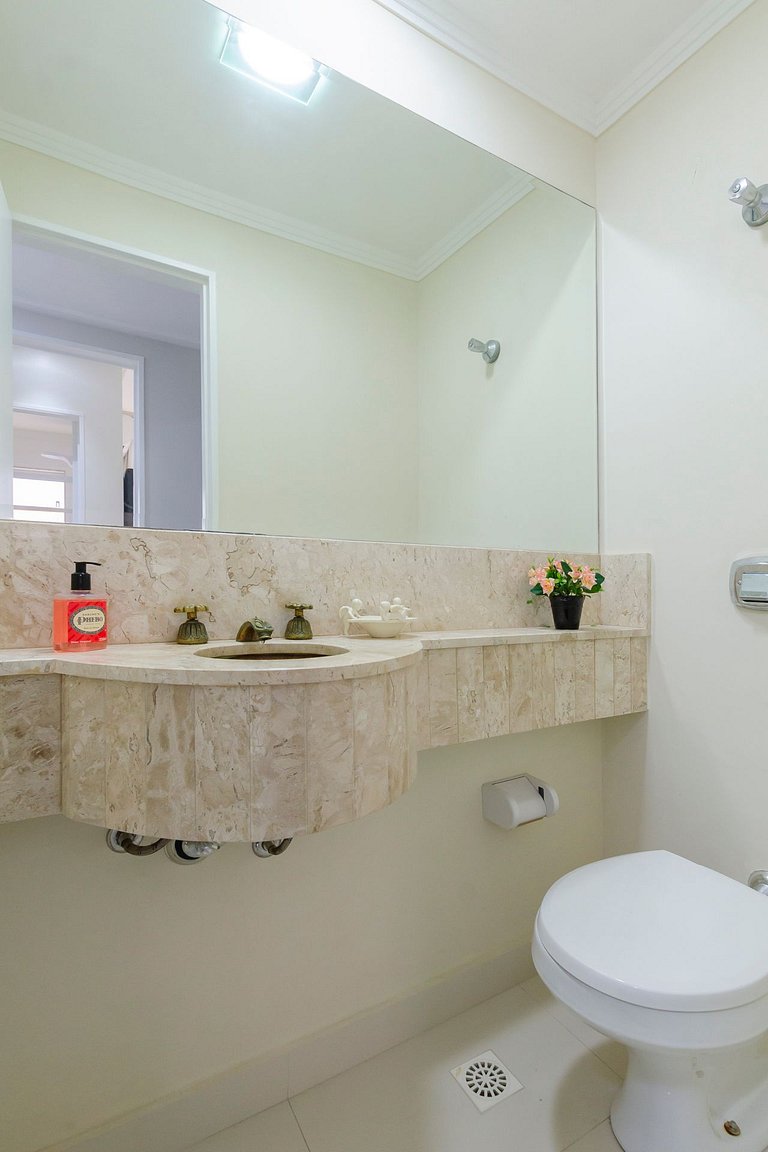 Apartamento pé na areia – 1 min da Praia Central