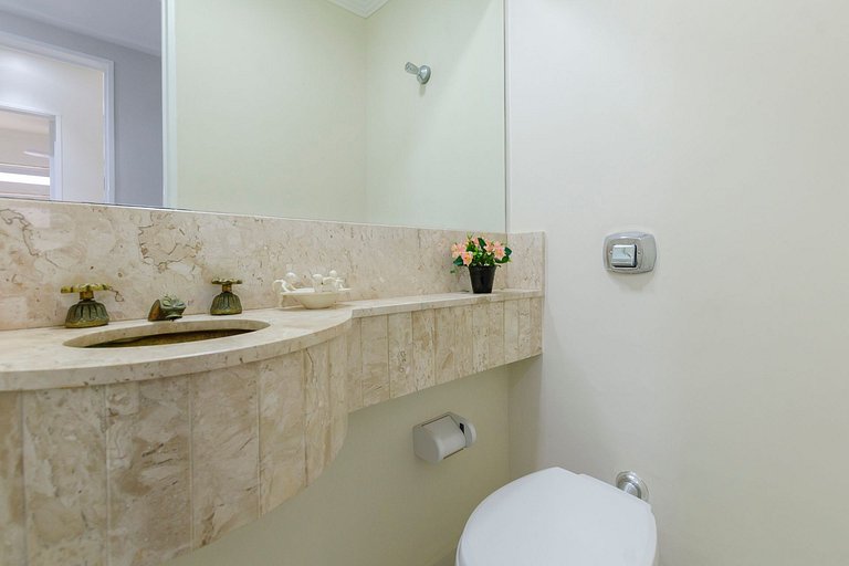 Apartamento pé na areia – 1 min da Praia Central