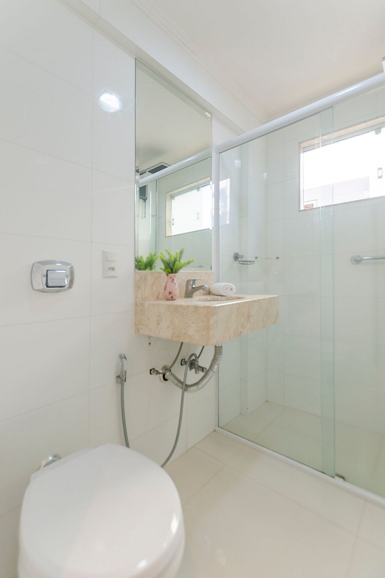 Apartamento pé na areia – 1 min da Praia Central