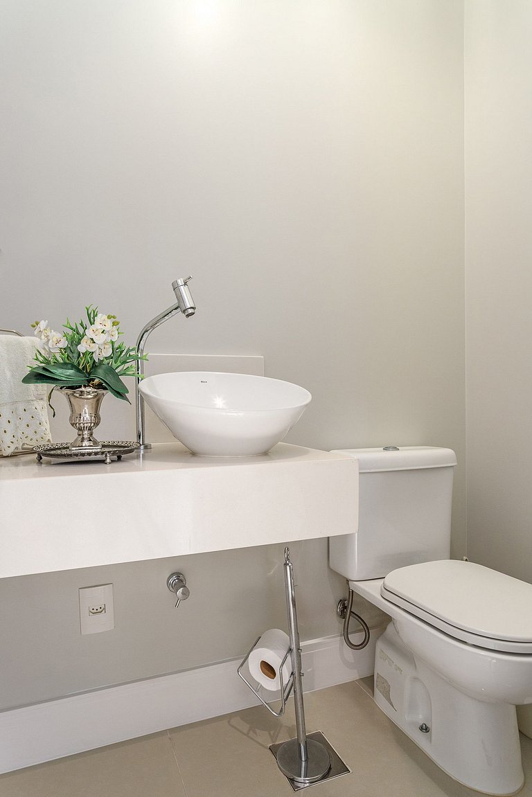 Apartamento de Luxo com Piscina no Centro