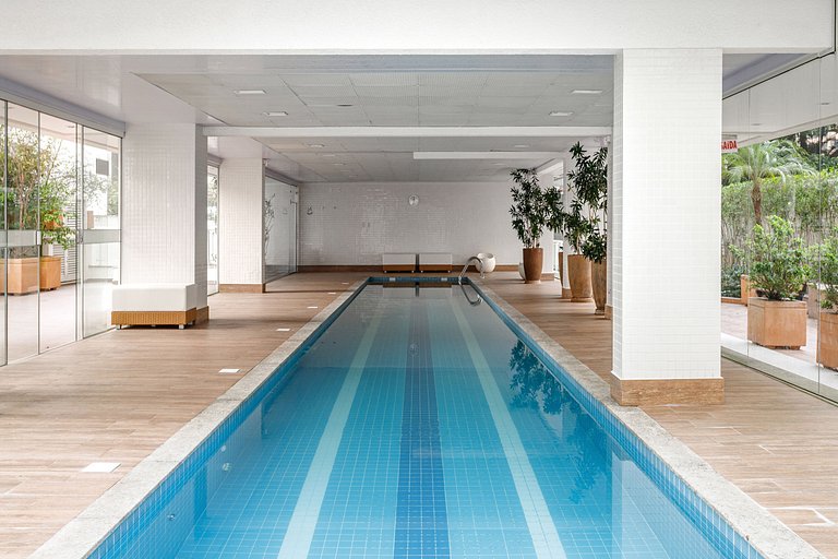 Apartamento de Luxo com Piscina no Centro
