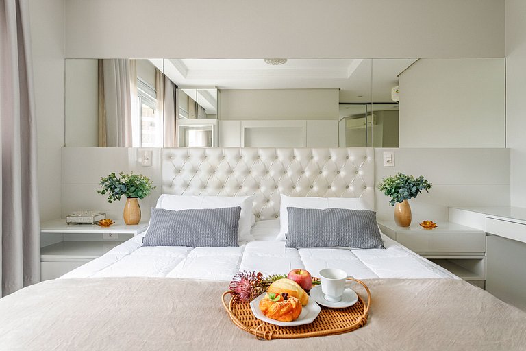 Apartamento de Luxo com Piscina no Centro