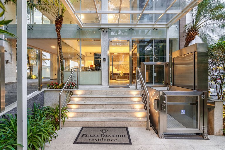 Apartamento de Luxo com Piscina no Centro