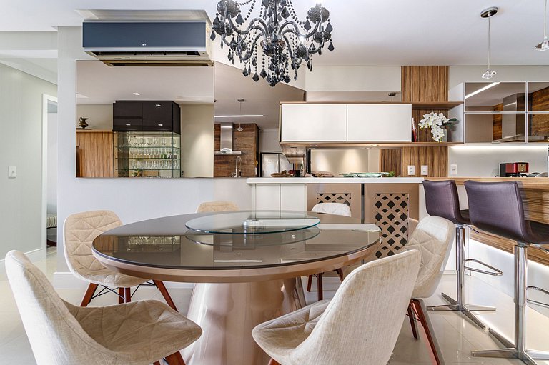 Apartamento de Luxo com Piscina no Centro