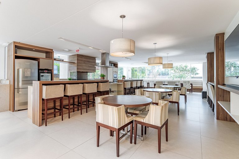 Apartamento de Luxo com Piscina no Centro