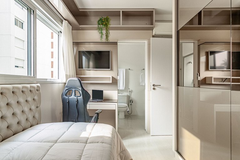 Apartamento de Luxo com Piscina no Centro