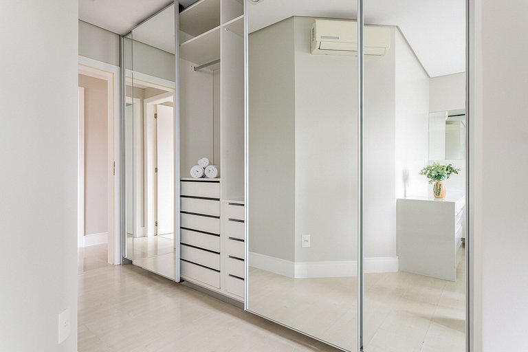 Apartamento de Luxo com Piscina no Centro