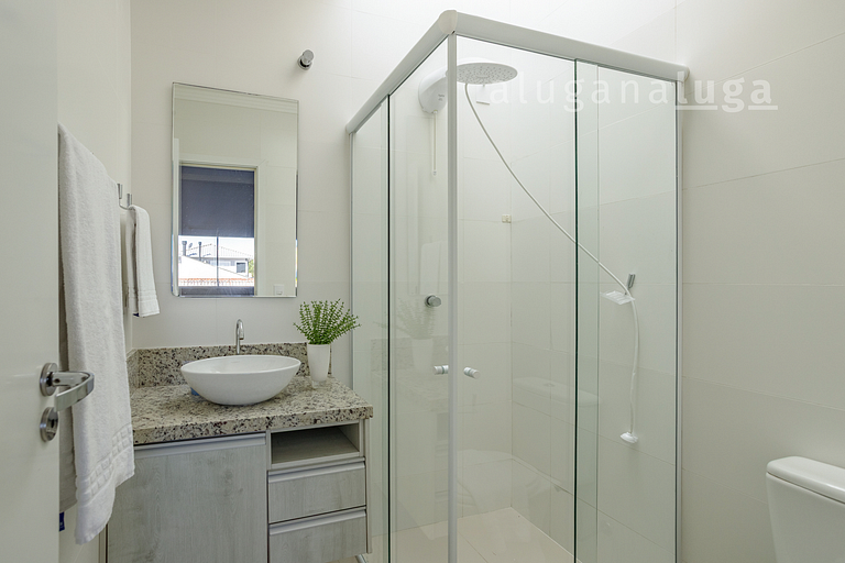 Luxury Retreat – Pool & Jacuzzi