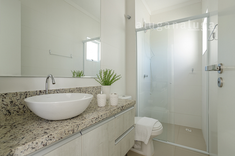 Retraite de Luxe – Piscine & Jacuzzi