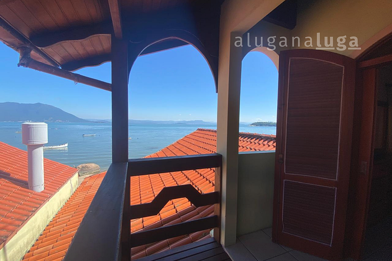 Casa Espaçosa com Vista para o Mar