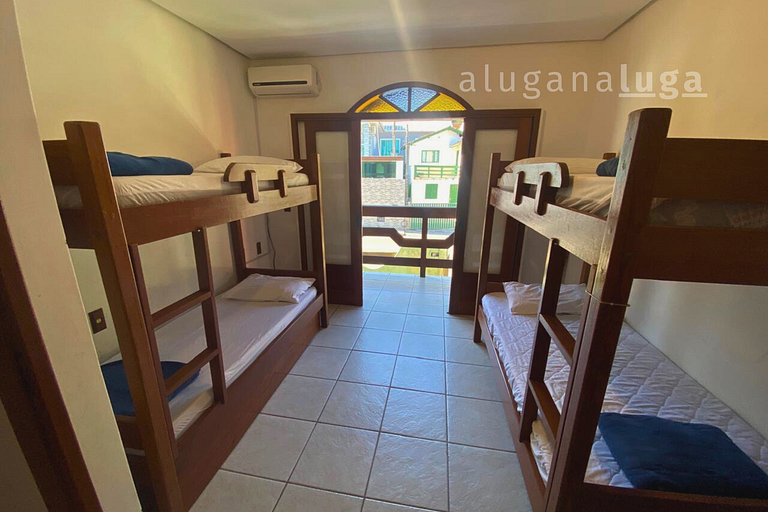 Casa Espaçosa com Vista para o Mar