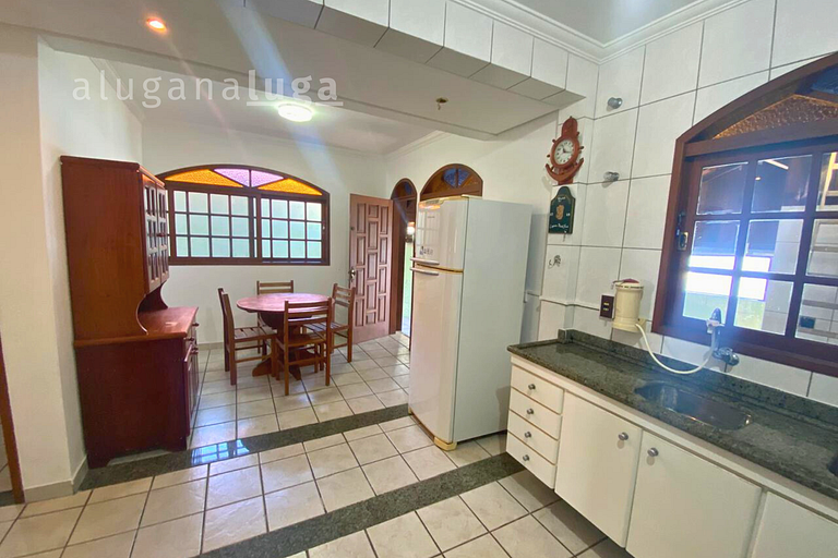 Casa Espaçosa com Vista para o Mar
