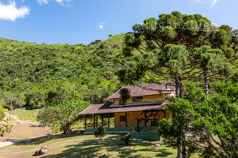 Mansión de la Emperatriz: Termas y Naturaleza