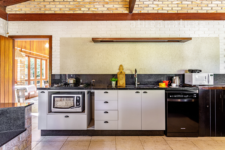 Casa Merlot with Fireplace, Court and Lake View