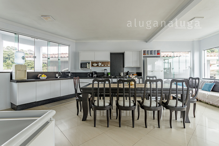 Casa ampla a 400m da praia – Conforto e lazer
