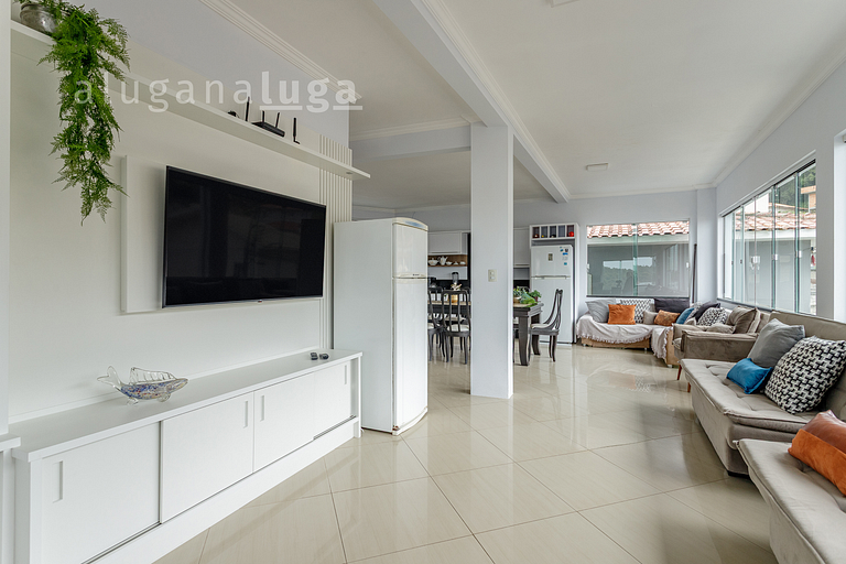 Casa ampla a 400m da praia – Conforto e lazer