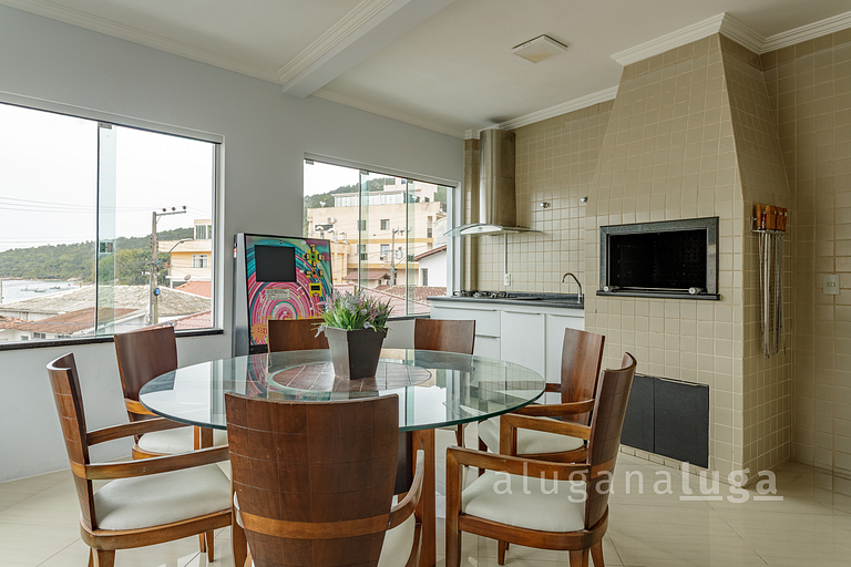 Casa ampla a 400m da praia – Conforto e lazer