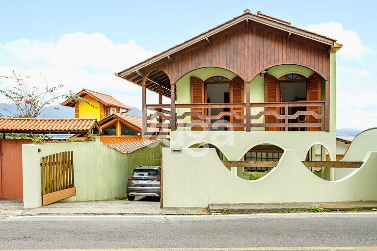 Casa Espaçosa com Vista para o Mar