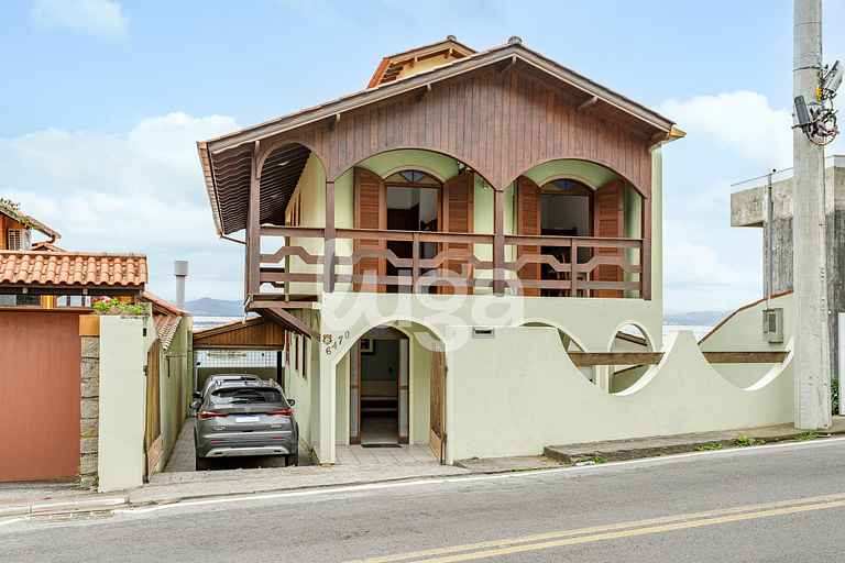 Casa Espaçosa com Vista para o Mar