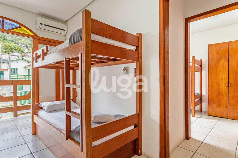 Casa Espaçosa com Vista para o Mar