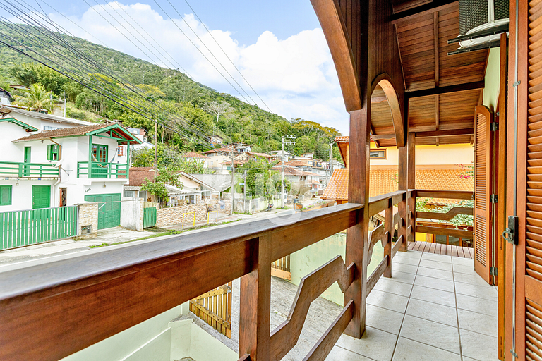 Casa Espaçosa com Vista para o Mar