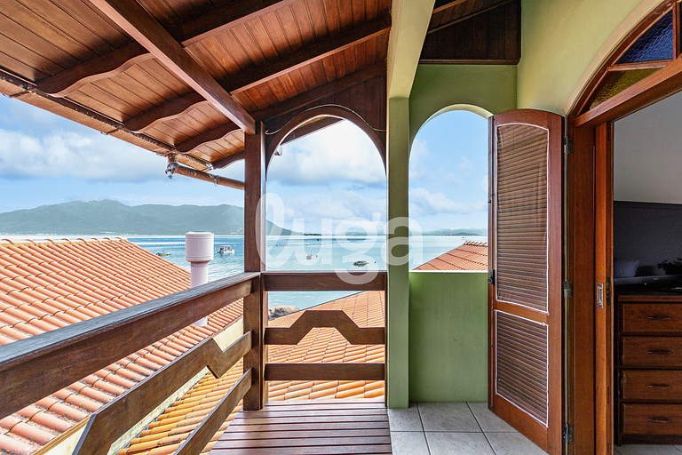 Casa Espaçosa com Vista para o Mar