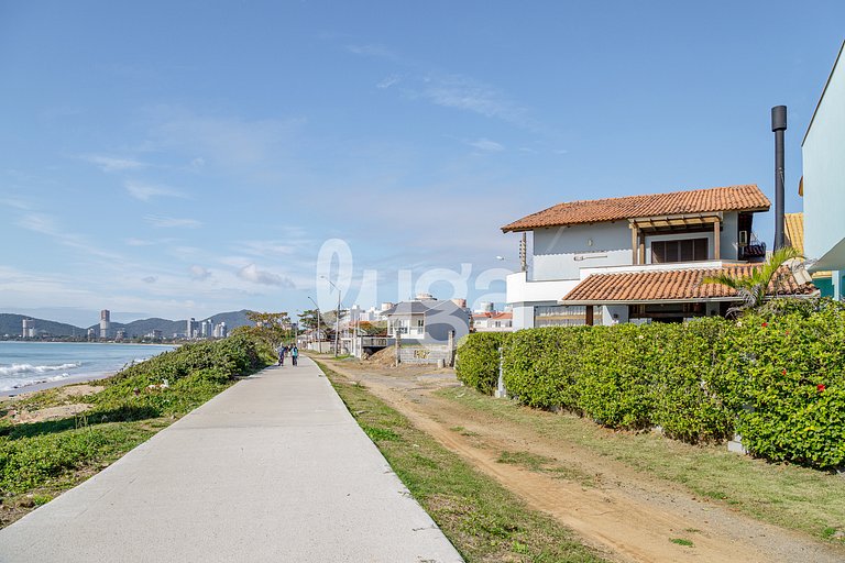 Dream Beachfront Stay