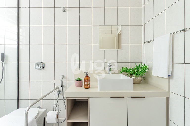 Downtown Floripa: Large and Complete Apartment