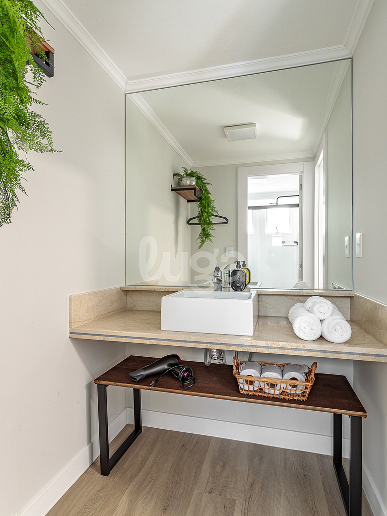 Maritime Retreat 1min from the Beach – BC