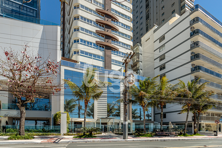 Maritime Retreat 1min from the Beach – BC