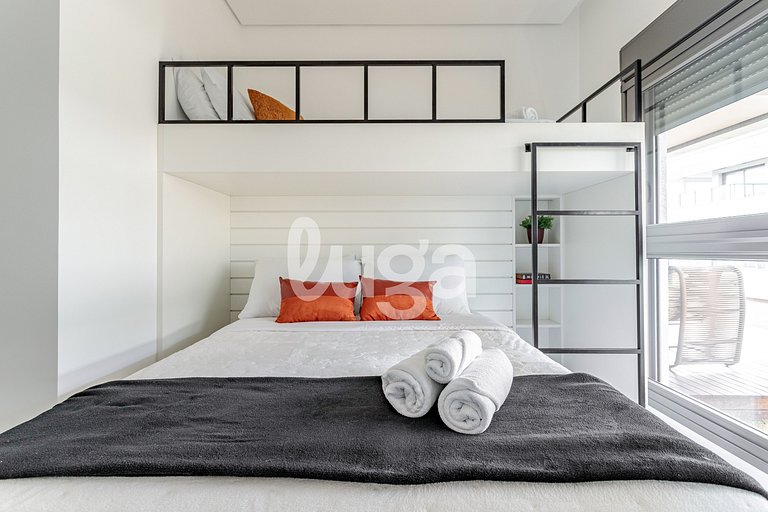 Morro Pedras: Private Jacuzzi and Resort Pool.