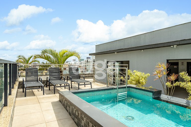 Studio c/ piscina no terraço 900m da praia