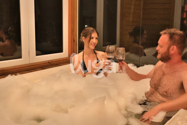Casa Chalé | Refúgio Romântico com Vista e Jacuzzi