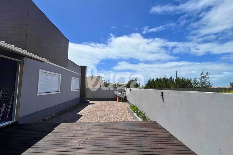 LUGA: Casa ampla a 350m da praia em Laguna