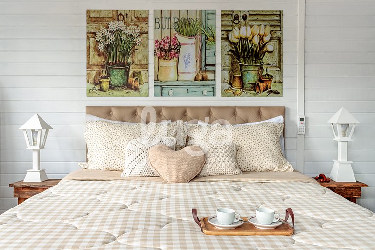 Heart Cabin: Romance, Bathtub & Nature