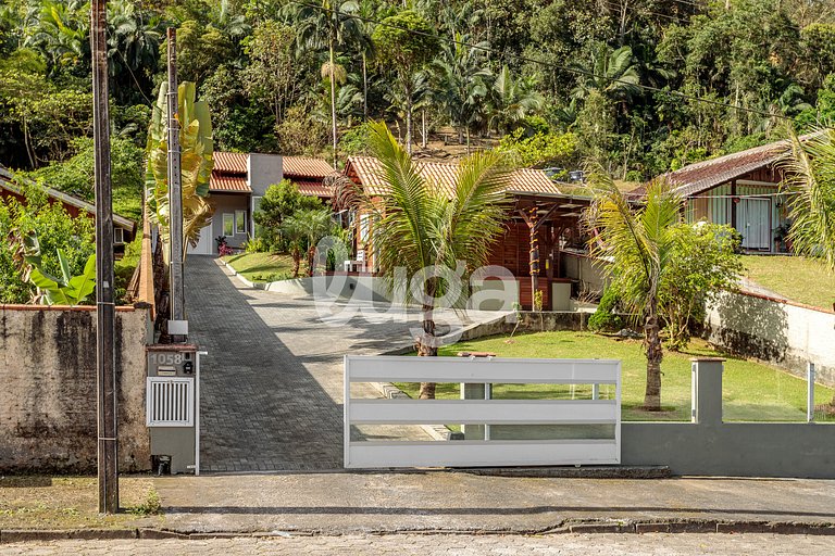 Cabana Coração: Romantismo, Banheira e Natureza