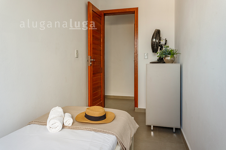 LUGA: Oceanfront Escape | Ocean Breeze