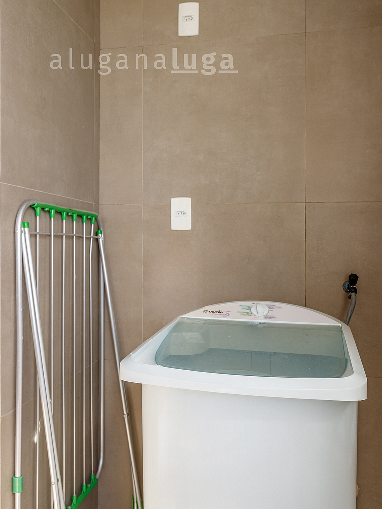 LUGA: Oceanfront Escape | Ocean Breeze