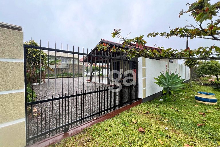 Casa Pinheira | Comfort and Beach 3 Minutes Away