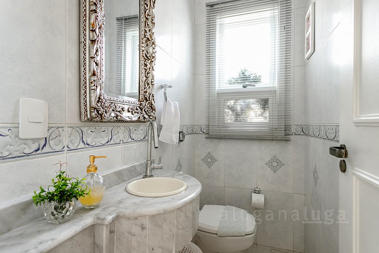 Jurerê Mansion | Pool and Beach 3 min