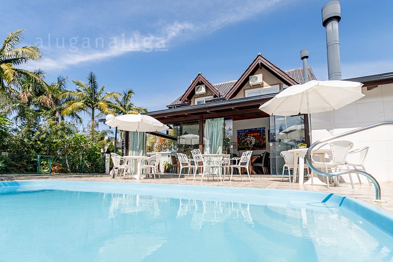 Jurerê Mansion | Pool and Beach 3 min