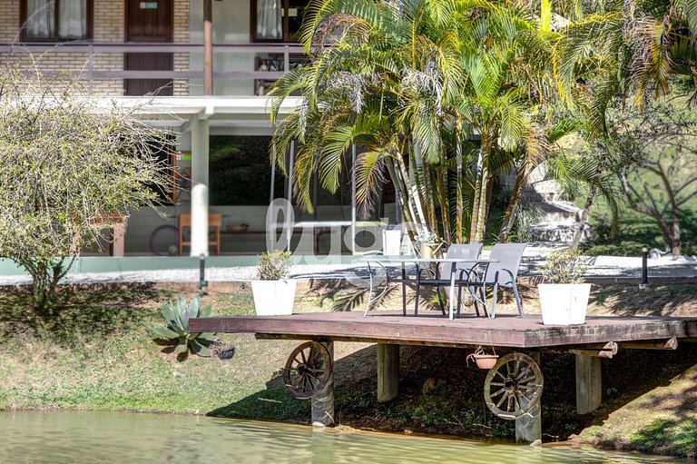 Four Seasons Farm | Peace & Nature Retreat