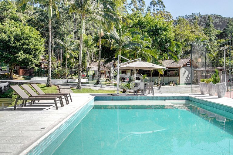 Four Seasons Farm | Peace & Nature Retreat